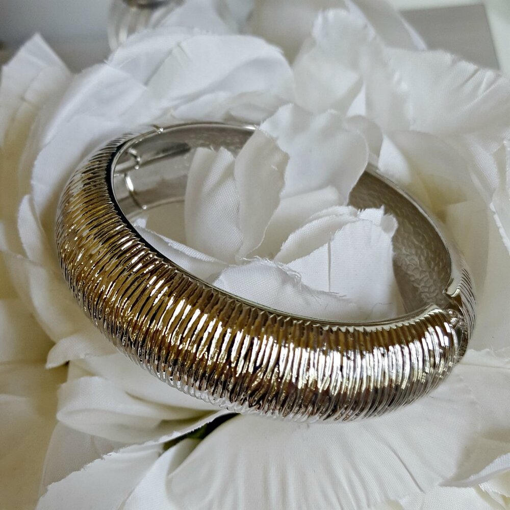 NEW! HOUSE Of HARLOW SILVER Bangle BRACELET